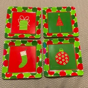 NWT. Cute set of 4 melamine holiday dessert plates with medium display stand.